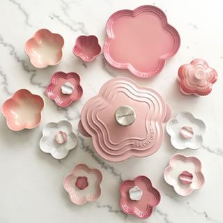 Le Creuset Cast Iron Flower Cocotte 16cm Rose Pink